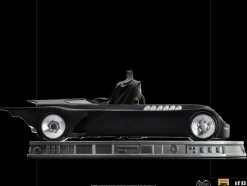 Batman and Batmobile Deluxe - Batman Animated Series - Art Scale 1/10 - Iron Studios