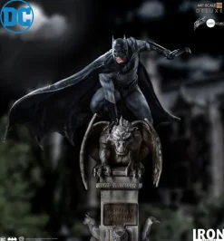 Batman by Eddy Barrows - DC Comics - Art Scale 1/10 - Iron Studios