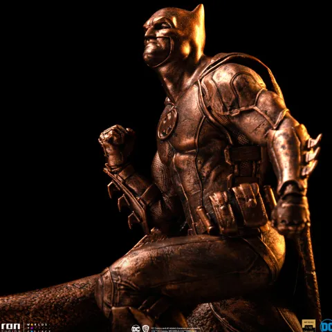 Batman Deluxe (Bronze Version) DC Comics Art Scale 1/10 Iron Studios