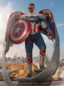 Captain America Sam Wilson (Closed Wings Version) - The Falcon and the Winter Soldier - Legacy Replica 1/4 - Iron Studios
