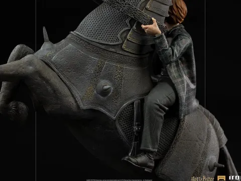 Ron Weasley at the Wizard Chess Harry Potter Art Scale 1/10 Iron Studios