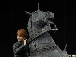 Ron Weasley at the Wizard Chess Harry Potter Art Scale 1/10 Iron Studios