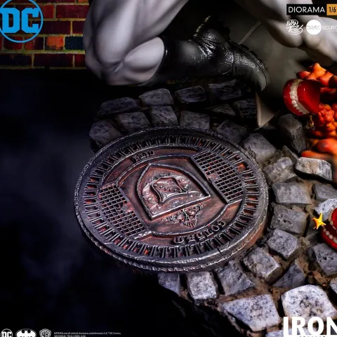 Statue Batman Vs Joker - Dc Comics By Ivan Reis - Battle Diorama 1/6 - Iron Studios