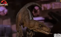 Statue Crouching Velociraptor - Jurassic Park - Art Scale 1/10 - Iron Studios